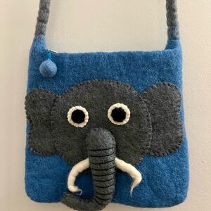 BNB 100%Wool made in Nepal, Elephant Purse. Great for vacation, unique look.